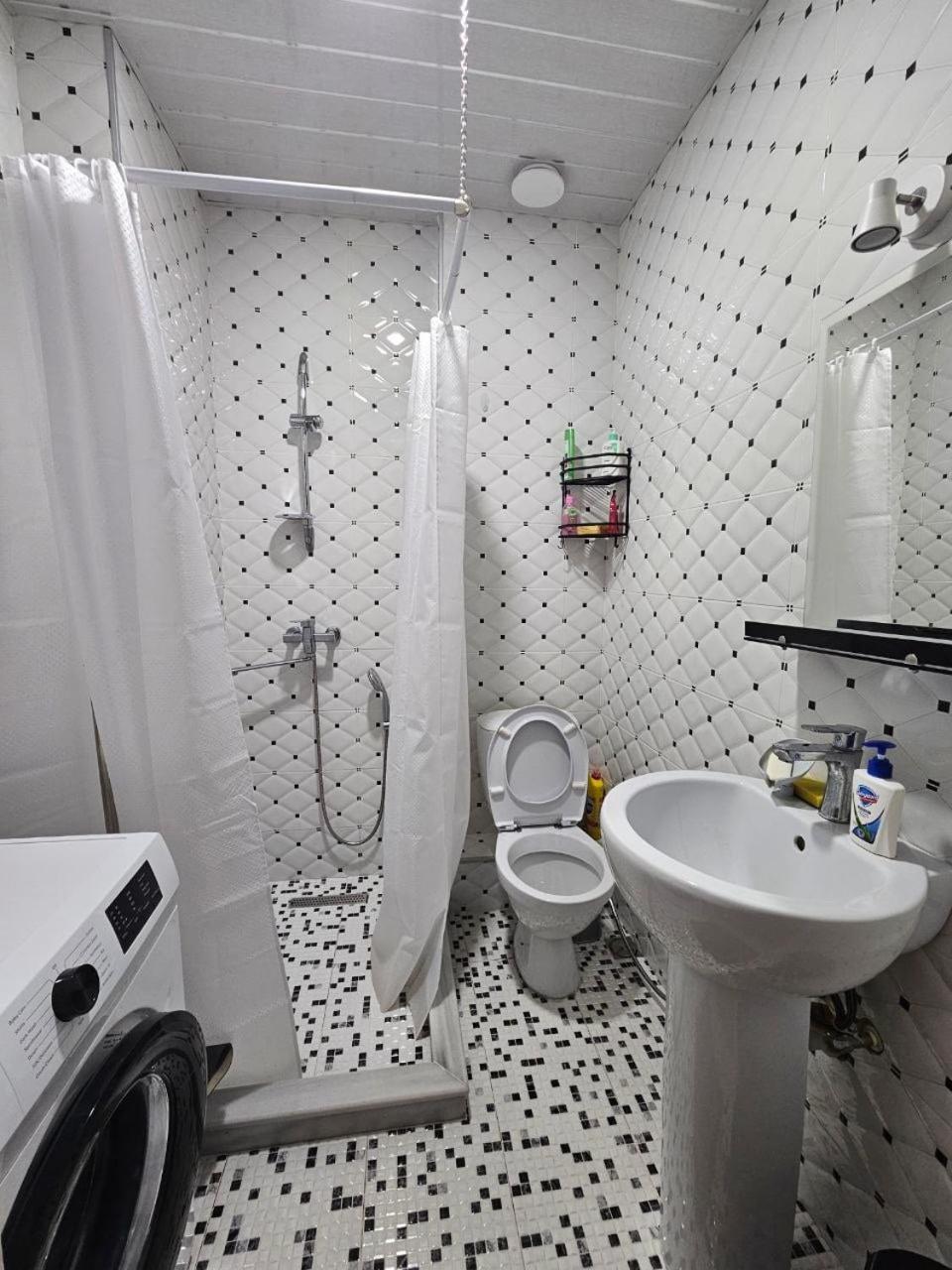 Flat Apartment Батуми Екстериор снимка